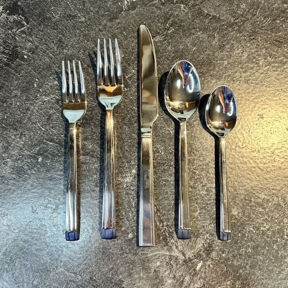 Elegant Stainless Steel Flatware Set 45 Pieces Service for 8 Plus Serving Pieces - Picture 11 of 14